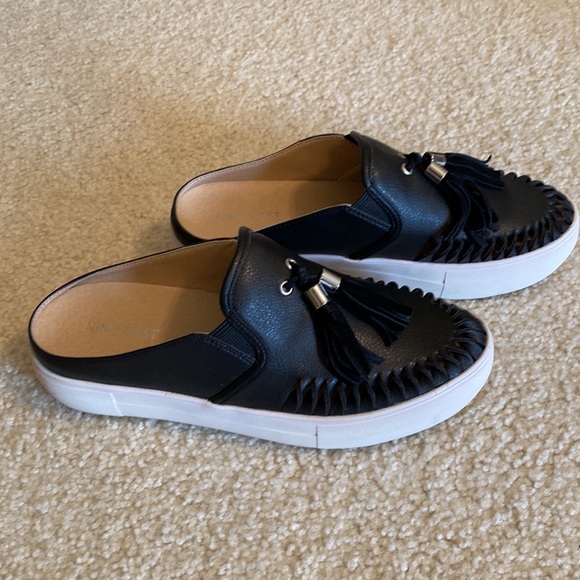 Nine West slides - Picture 2 of 5